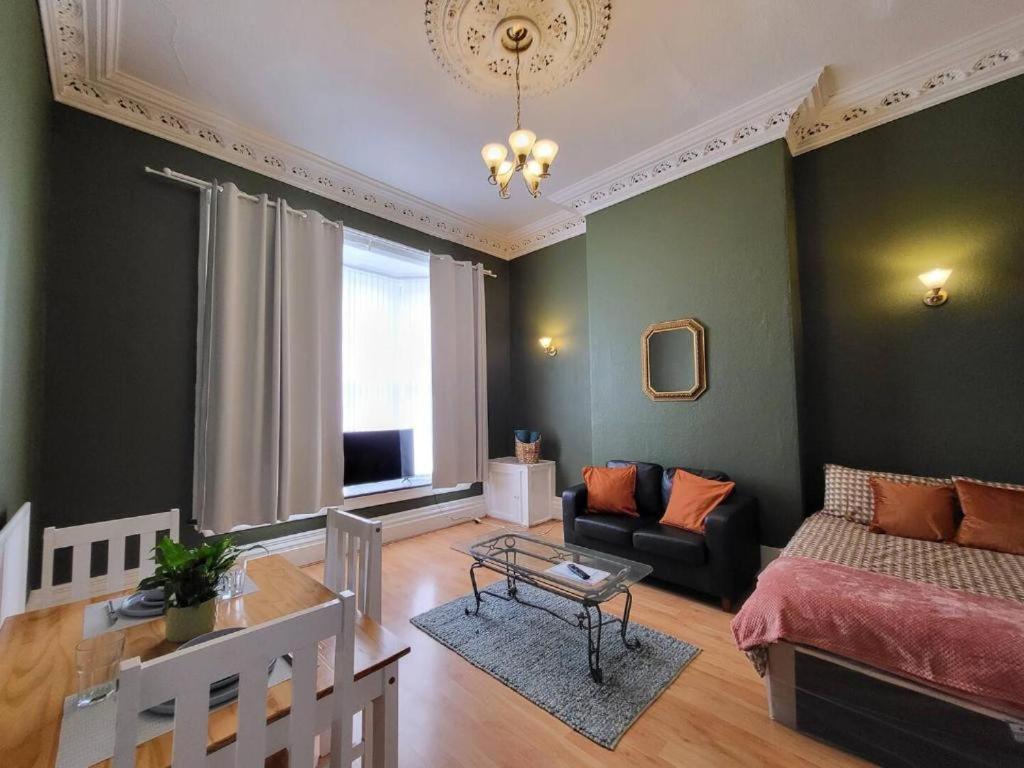 Digbeth City Centre Apartment Sleeps 12 Opposite Coach Station Birmingham Eksteriør billede